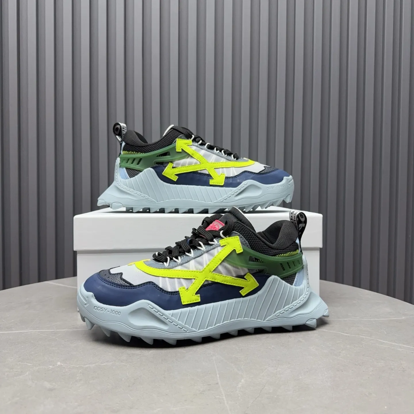 【OFF WHITE】P: 680💰Couple model, Size: Female 35-40; Male 39-44 (customized at 45.46) 2025SS trendy brand OFF WHITE classic popular model, combined outsole, official website original 1:1 developed top-level copy, ️Selected imported high-mercerized matte cowhide splicing breathable mesh ✔️Breathable lining, breathable and comfortable, simple and personalized design, official website rubber outsole.